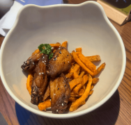 这家餐厅严沉不脚